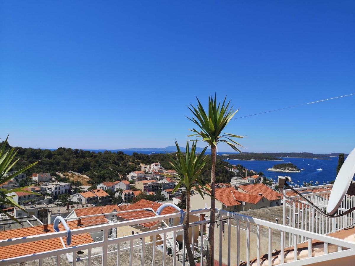 Apartments & Rooms Anita Hvar Town Exteriör bild